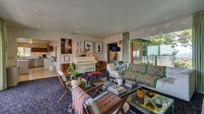 Inside the Ryan Gosling mansion showing its luxury property details
